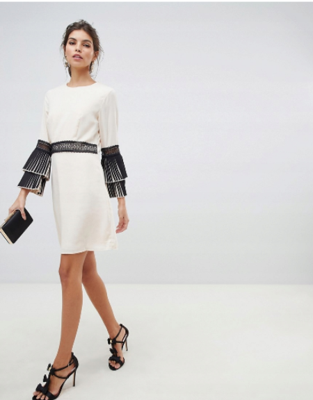 KREMOWA MINI SUKIENKA Z OZDOBNYMI RĘKAWAMI 1D1996