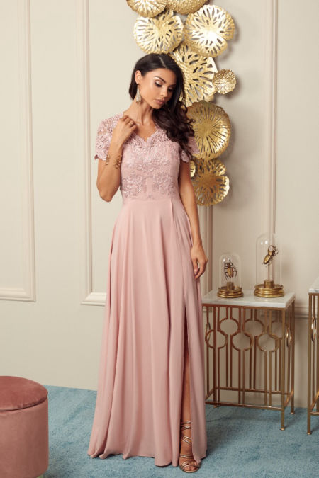 PAULA MAXI  SUKIENKA Z KORONKOWĄ GÓRA I KRÓTKIM RĘKAWKIEM PUDROWY RÓŻ